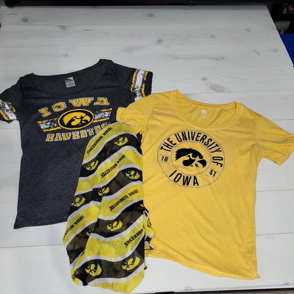 IOWA HAWKEYES Women's Lot T Shirts and Scarf Sporty Acedemia